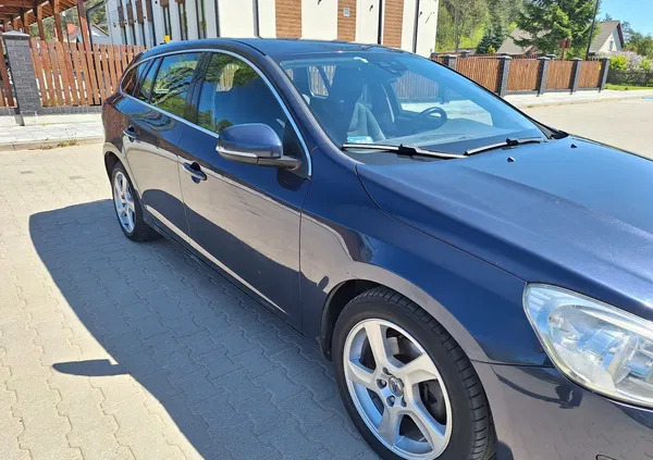 volvo v60 podlaskie Volvo V60 cena 31500 przebieg: 207700, rok produkcji 2011 z Supraśl